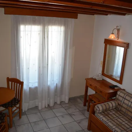 阿奈莫美洛套房酒店 4*