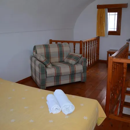 Anemomilos 4* Fira (Santorini)