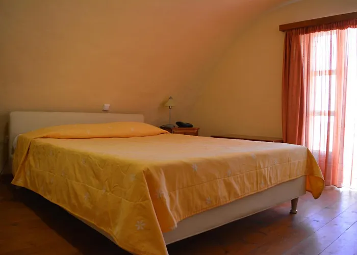 Anemomilos 4* Fira (Santorini)