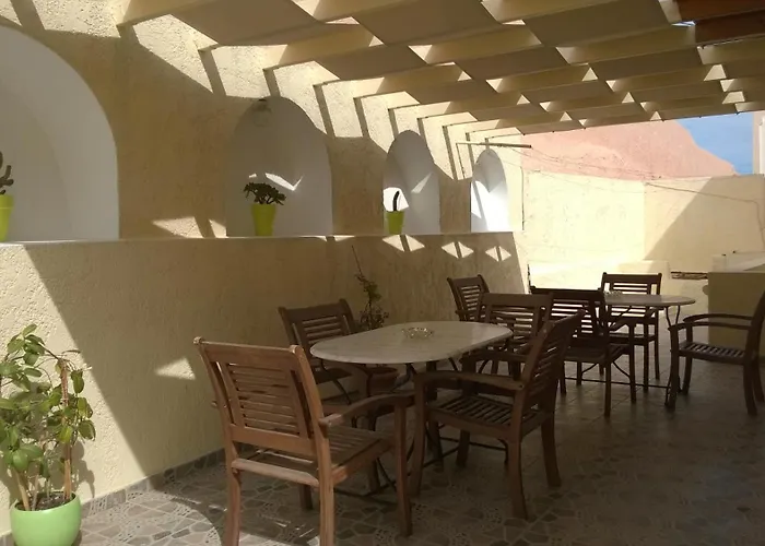 Anemomilos Apartahotel Fira (Santorini)