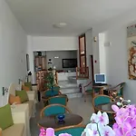 阿奈莫美洛套房酒店 费拉