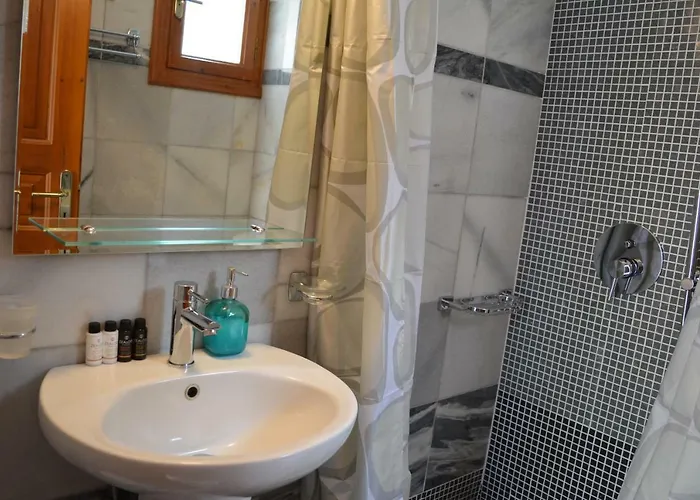 Anemomilos Aparthotel Firá