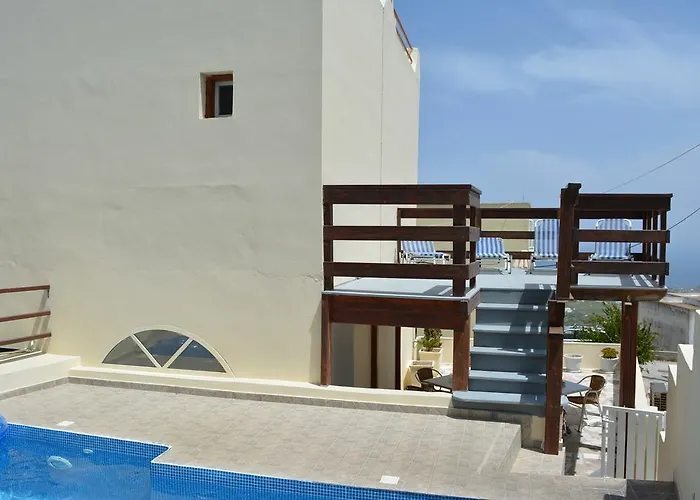 أنيموميلوس سويتس 4*