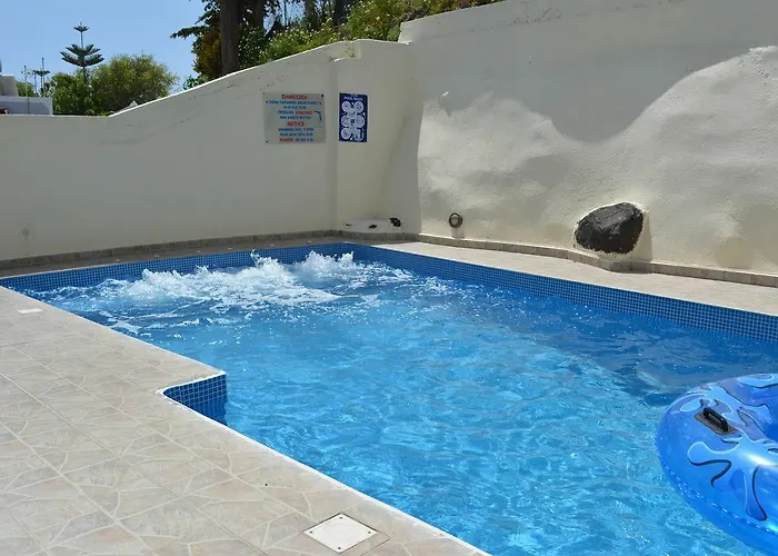 Aparthotel Anemomilos