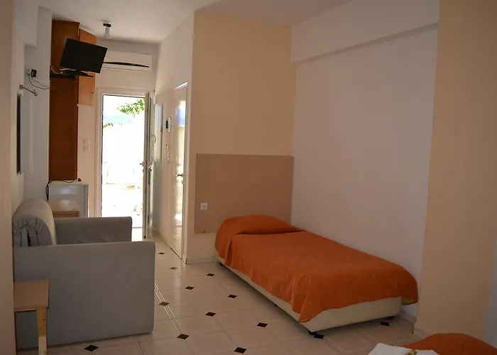 أنيموميلوس سويتس ثيرا