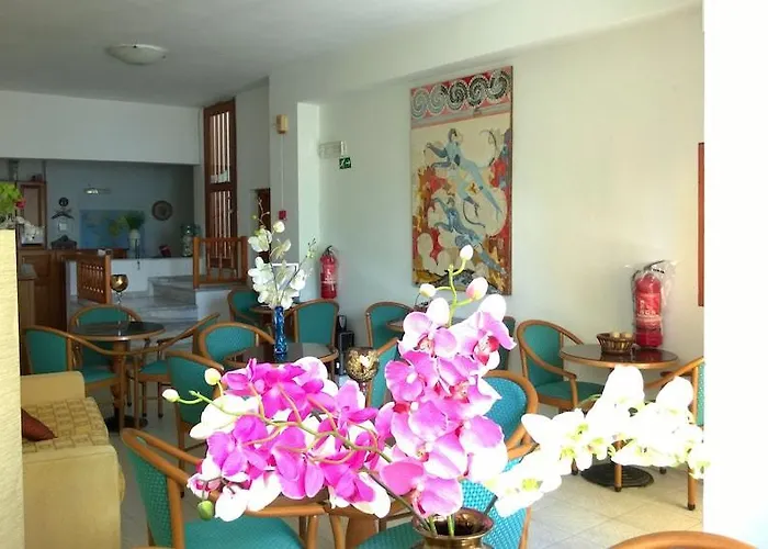 أنيموميلوس سويتس ثيرا