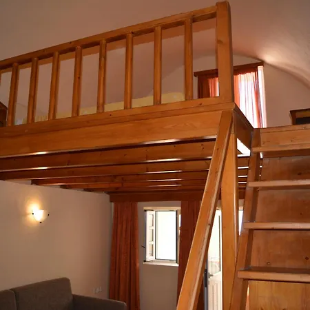 Anemomilos Fira (Santorini)