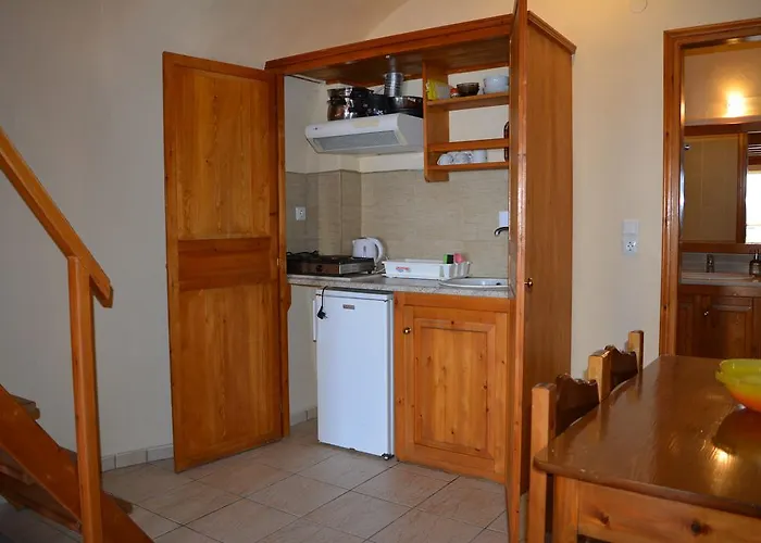 Anemomilos 4* Fira (Santorini)