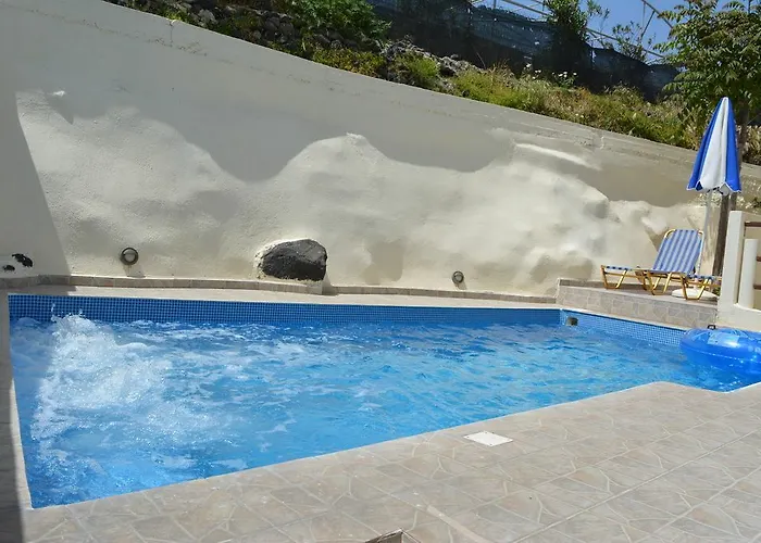 Anemomilos Fira (Santorini)